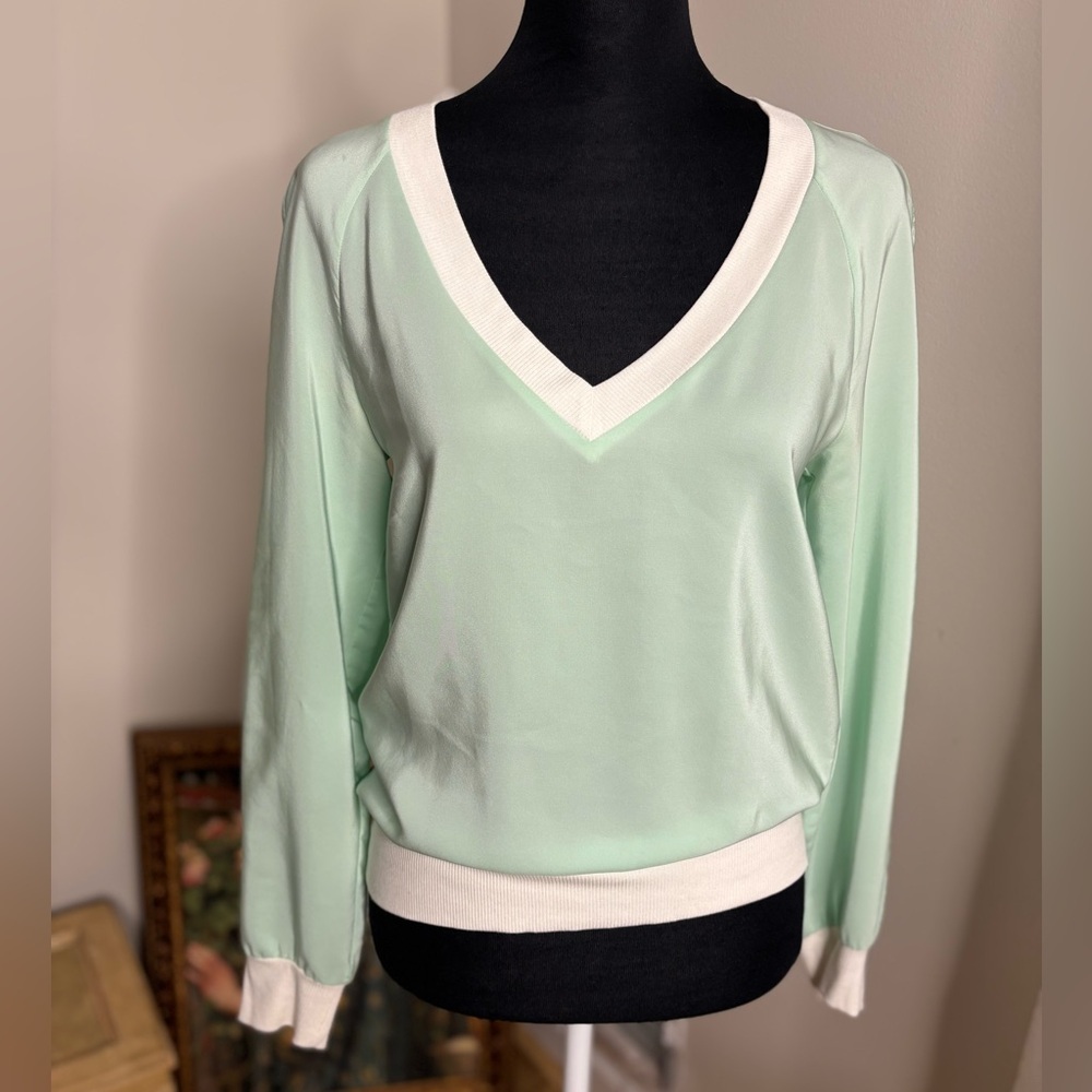 Amanda Uprichard 100% SILK Mint Green V-Neck Sweater Top Shirt